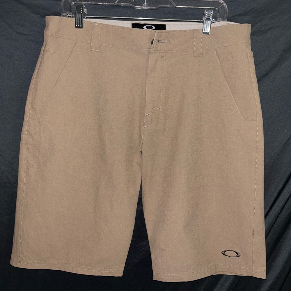 Oakley Men's Khaki Flat Front Shorts